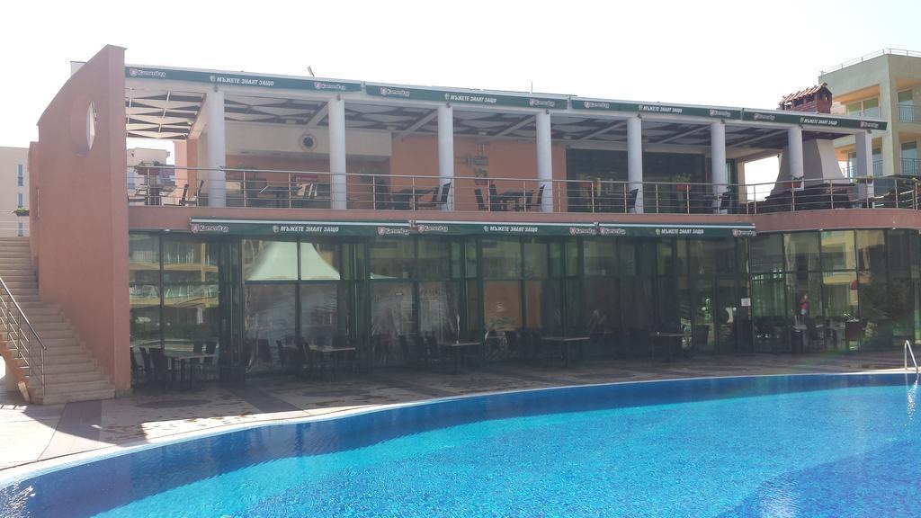 סאני ביץ' Pollo Resort Mikosta Apartments מראה חיצוני תמונה